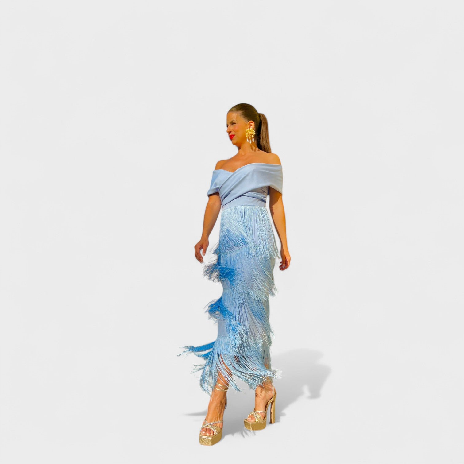 Vestito Celeste con Frange ed Elegante Scollo