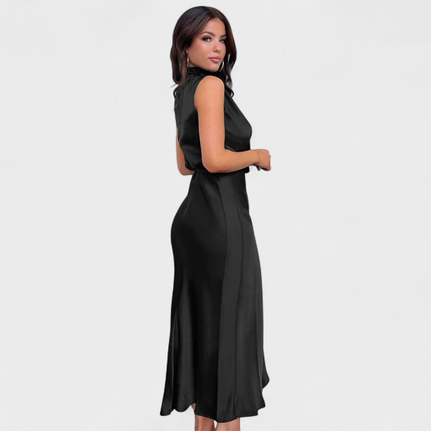Abito Elegante in Raso per Occasioni Speciali