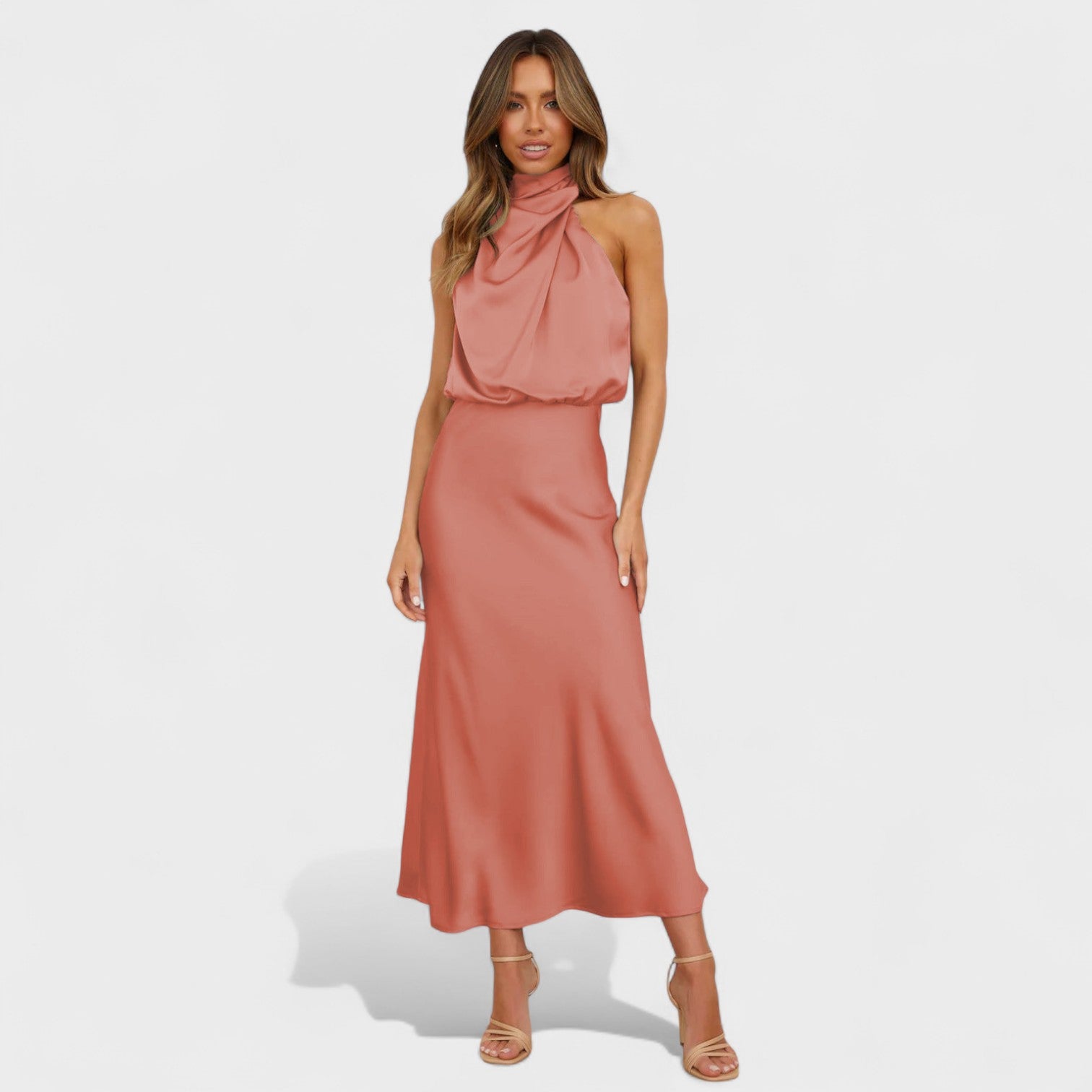 Abito Elegante in Raso per Occasioni Speciali