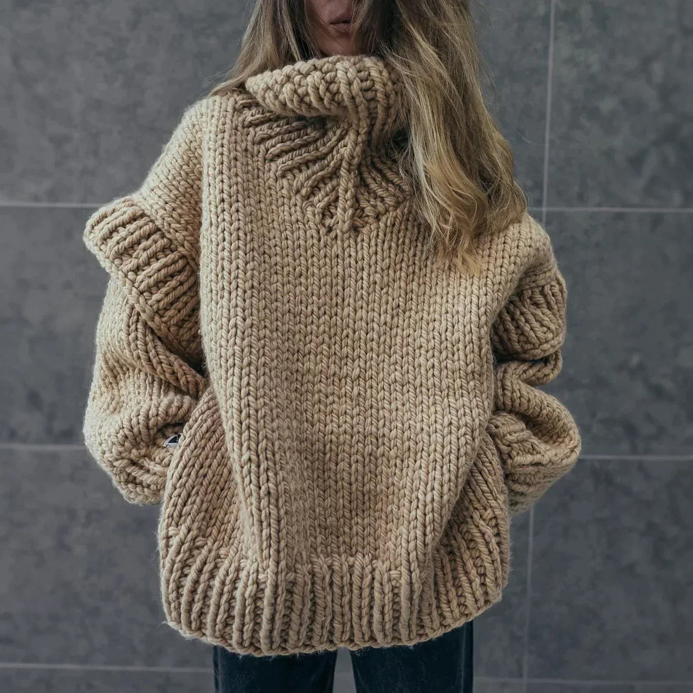 Simona | Maglione Oversize a Collo Alto per l'Inverno
