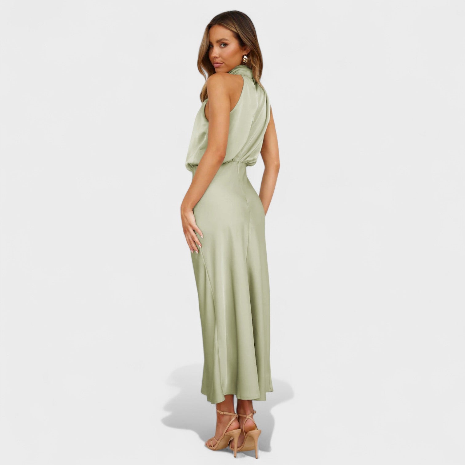 Abito Elegante in Raso per Occasioni Speciali